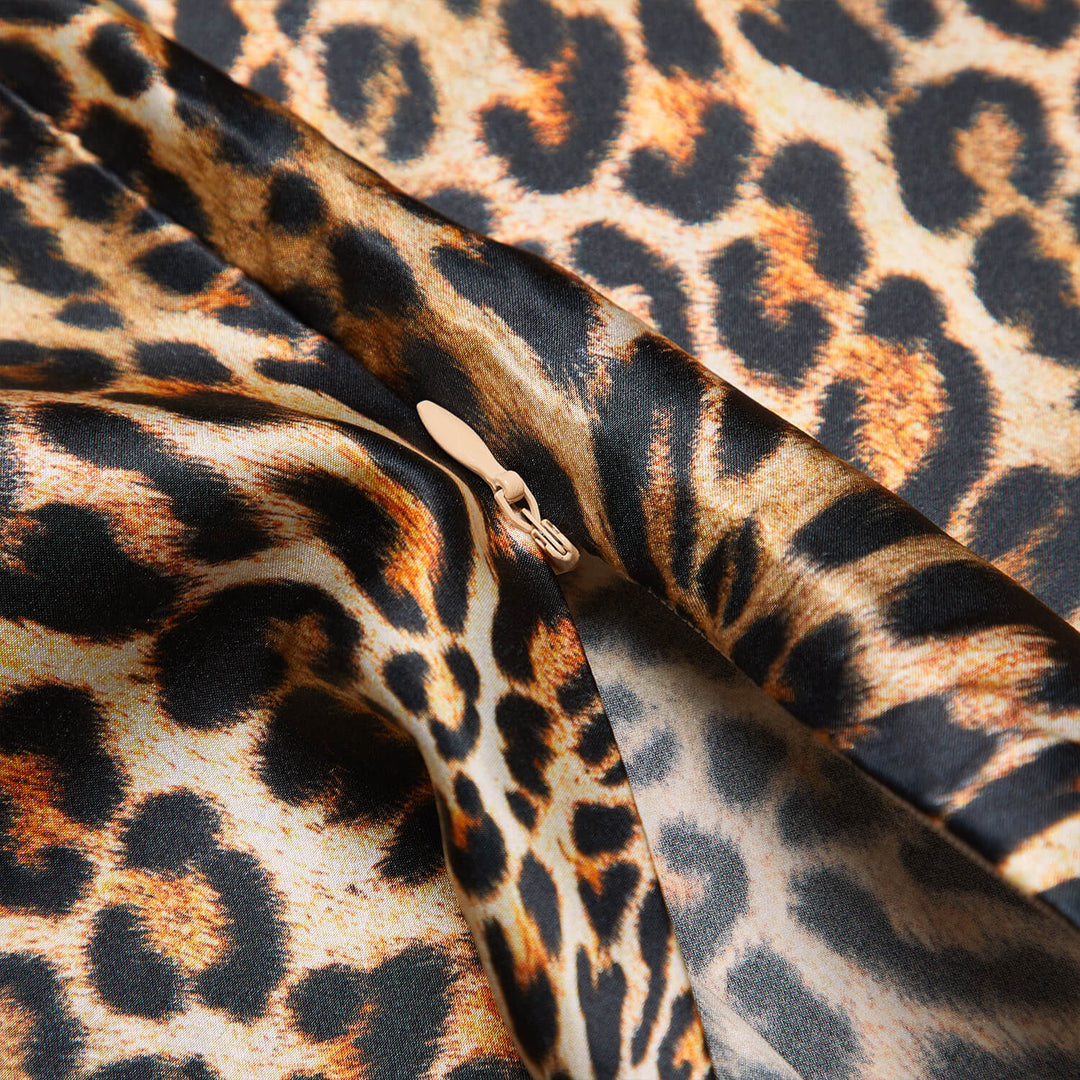 DISANGNI 21 Momme Mulberry Silk Pillowcase – Double-Sided, Zipper Closure, Black Leopard Print